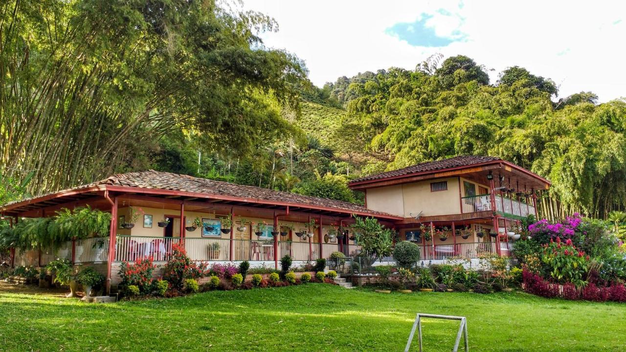 Finca Turistica Los Rosales Pereira Eksteriør bilde